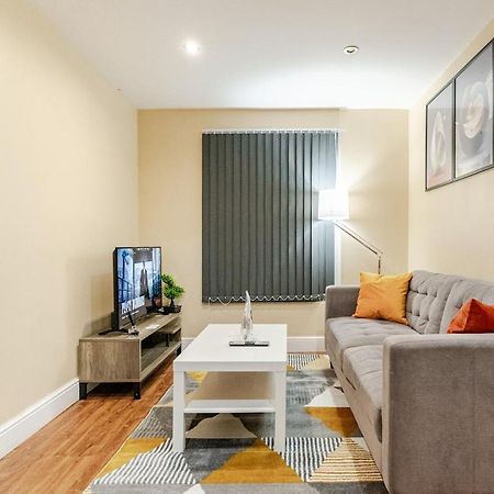 Cozy Flat In Walsall Town Centre מראה חיצוני תמונה