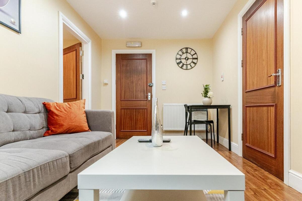 Cozy Flat In Walsall Town Centre מראה חיצוני תמונה