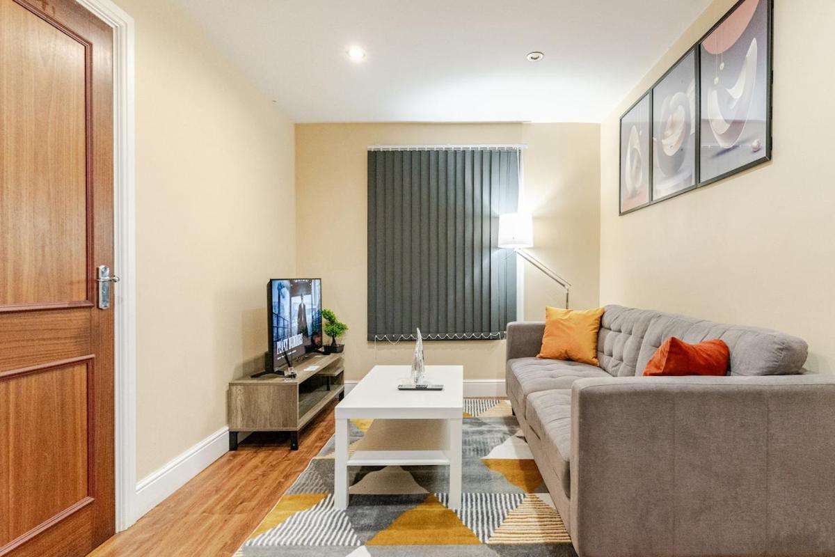 Cozy Flat In Walsall Town Centre מראה חיצוני תמונה